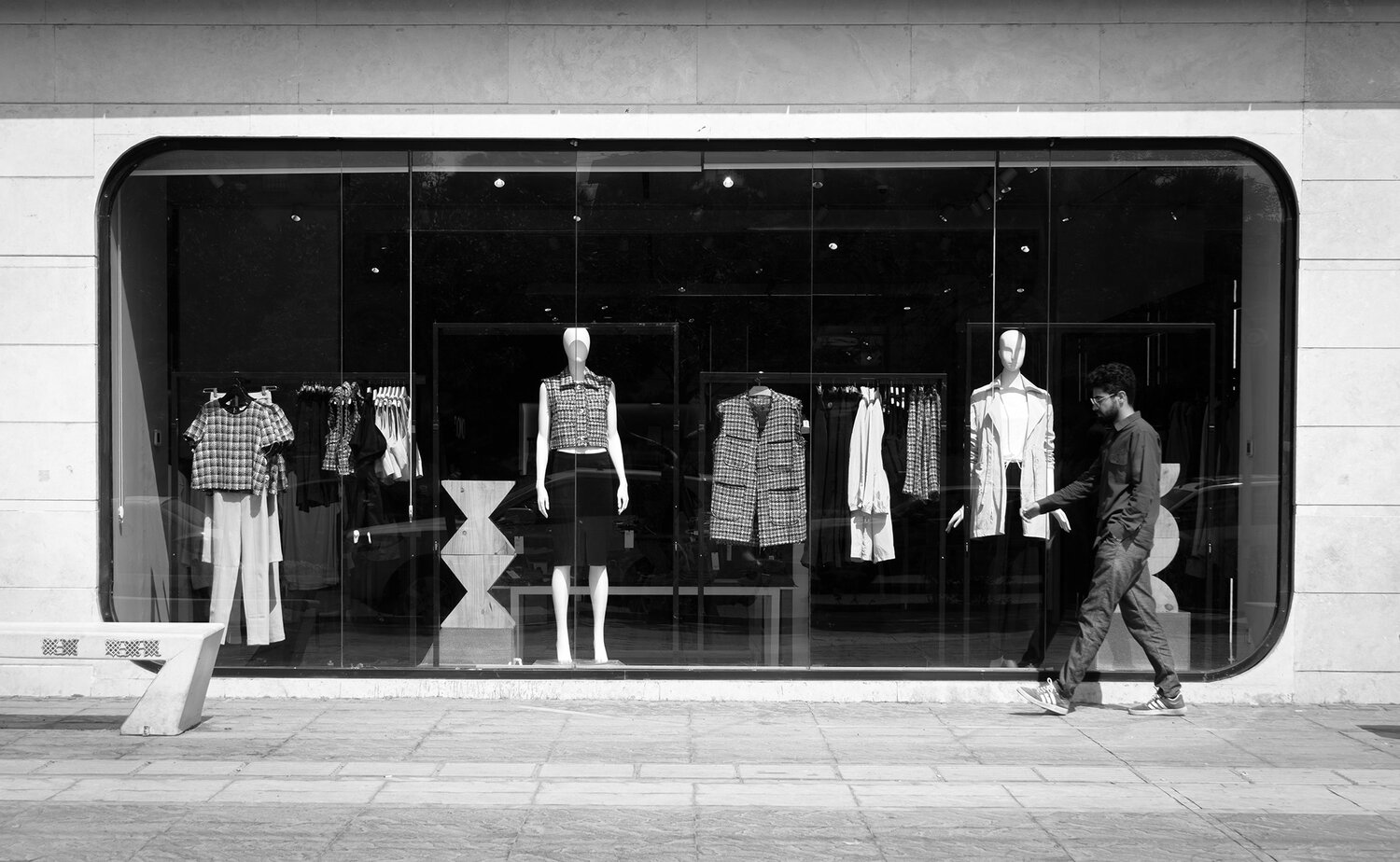 Who is the prisoner?