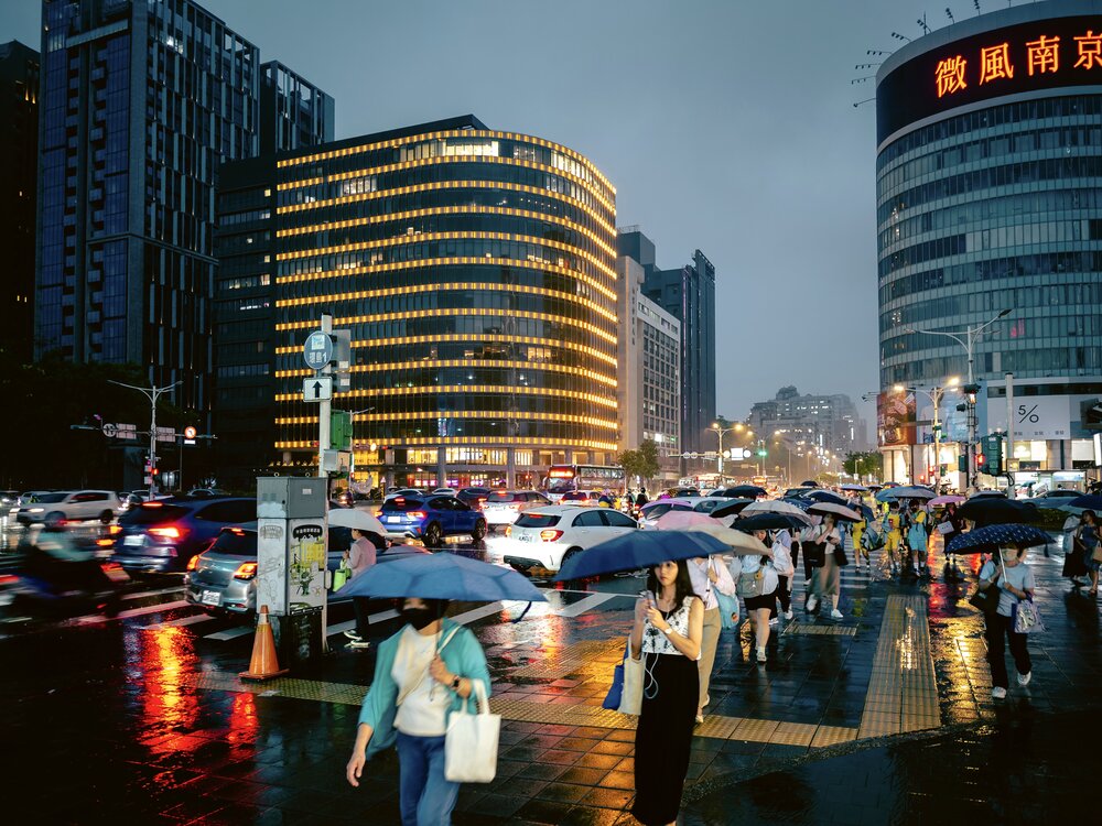 Hurried Crowds in the Rain
