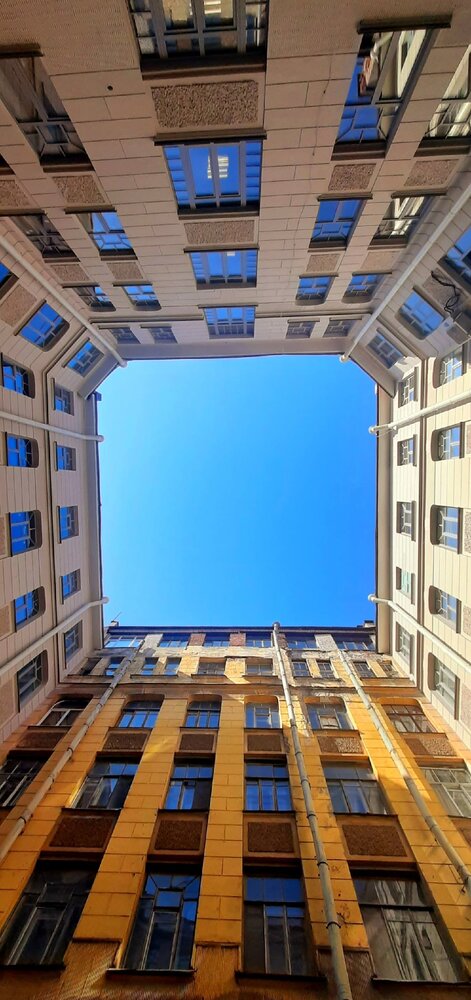 Небесные колодцы Петербурга