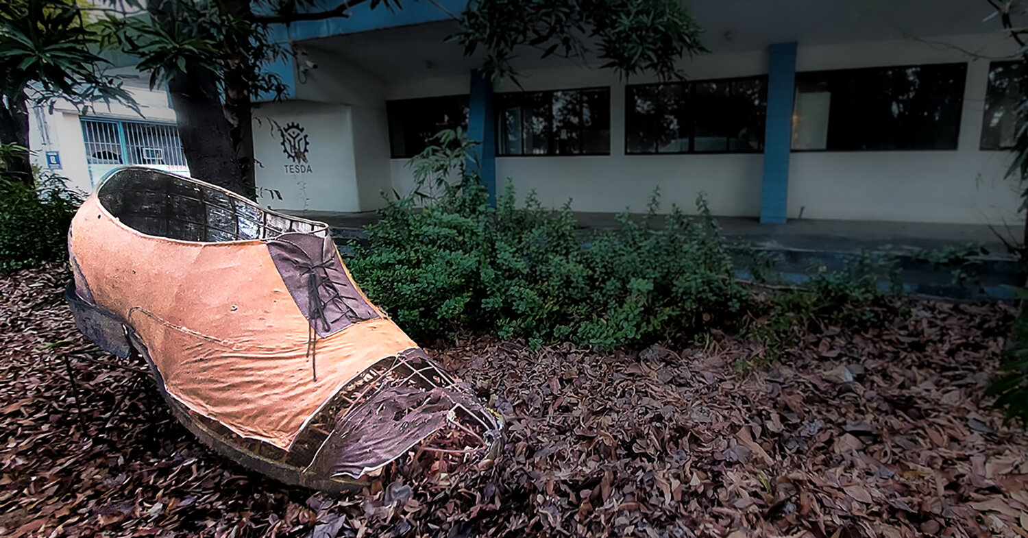 ABANDONED SHOE OF MEMORIES