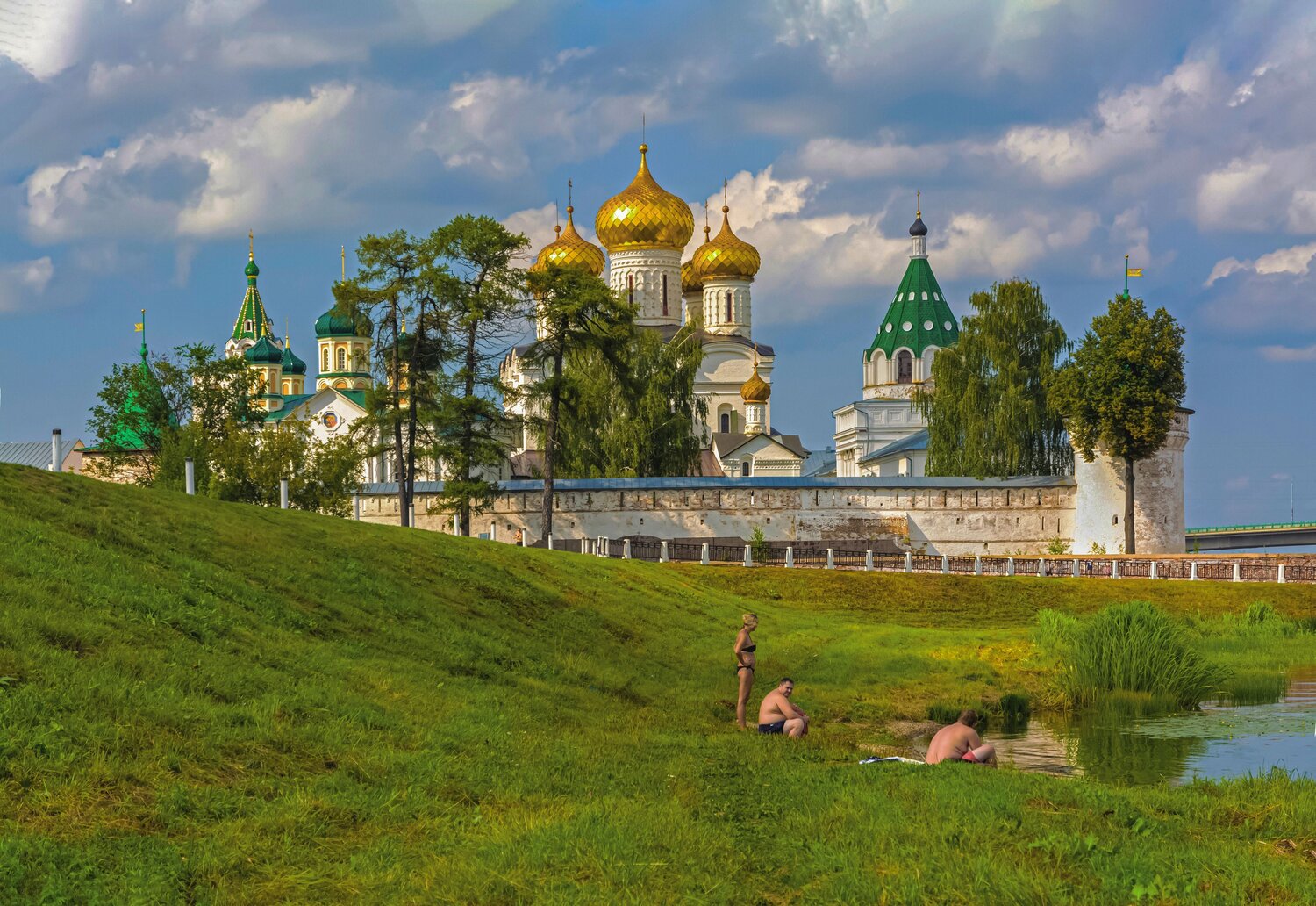 июль...