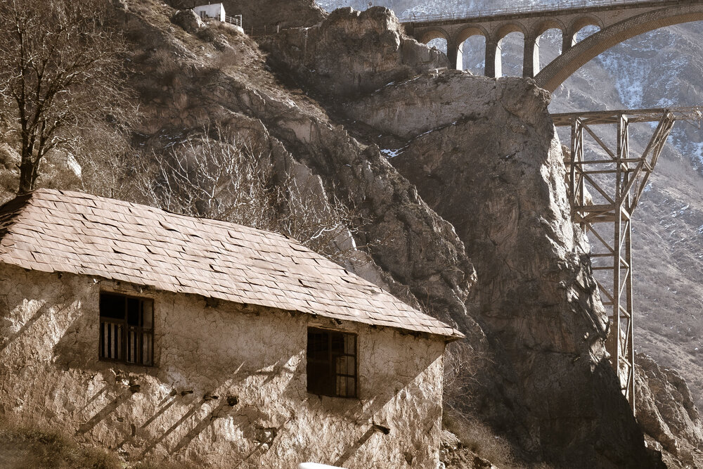A quiet home beneath the bridge of time.