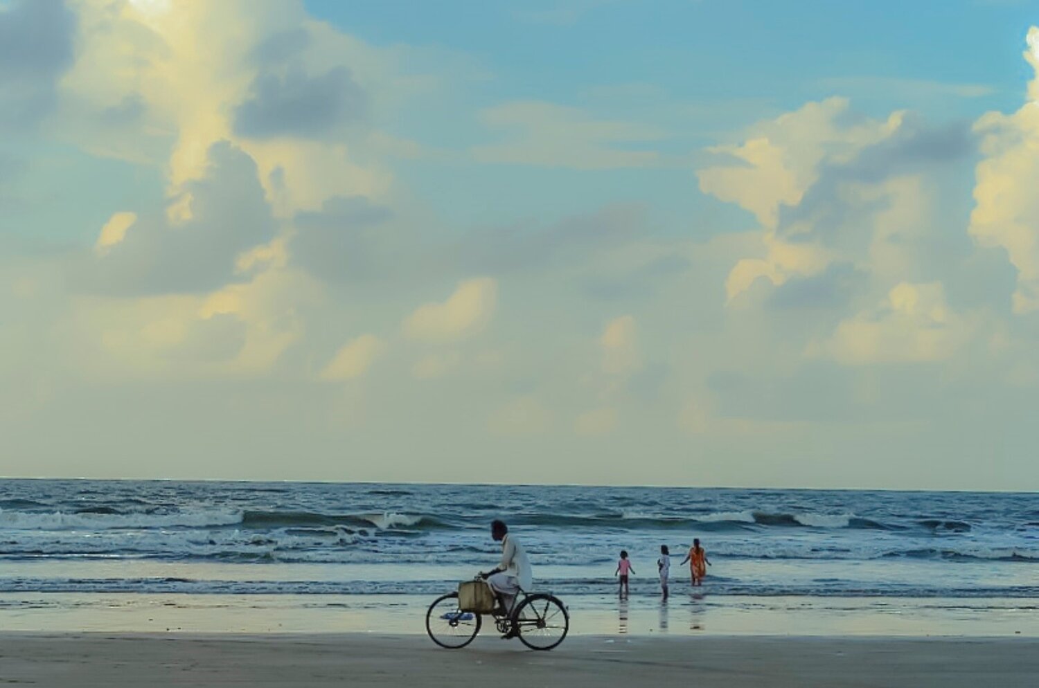 Mondarmoni Beach