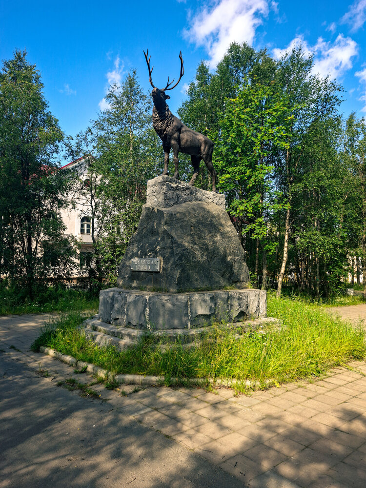 Скульптура Олень в Оленегорске