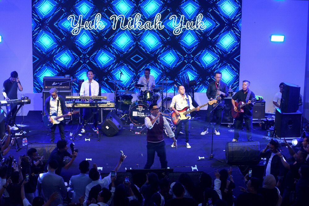 Blue Monday performance