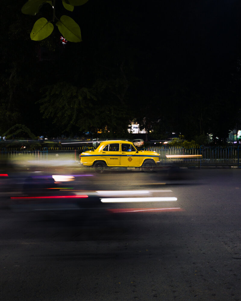 Motion and Stasis: Kolkata\'s Night Sentinel