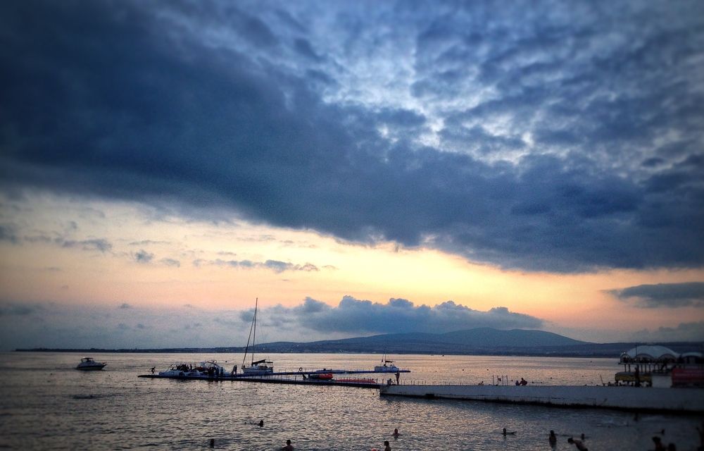 Закат над Геленджиком