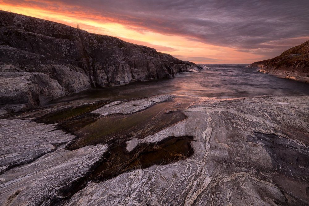 Расщелина на острове Есусарет