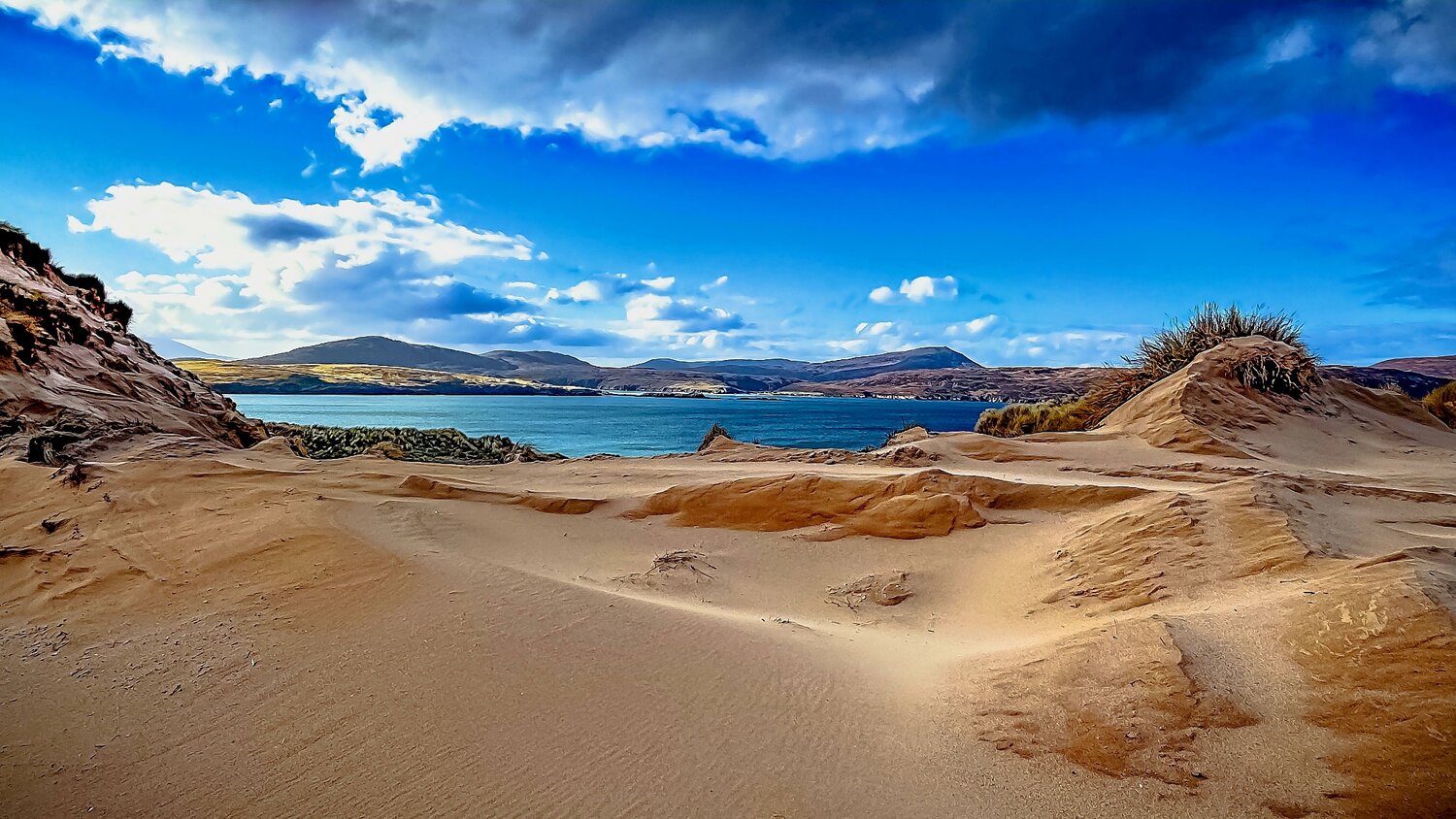 Wind in the dunes