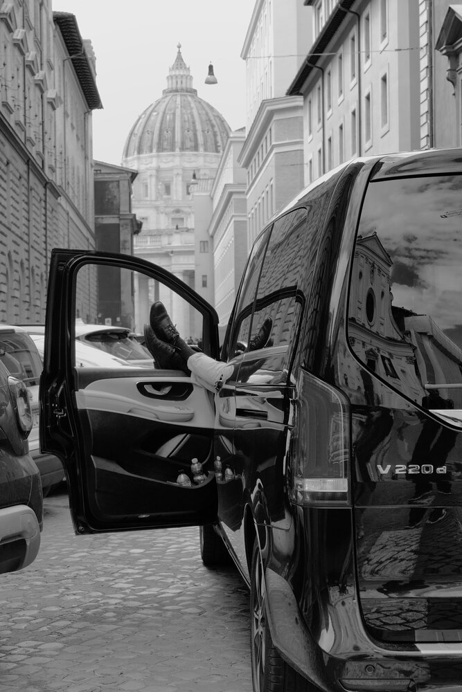Title: Roman Pause