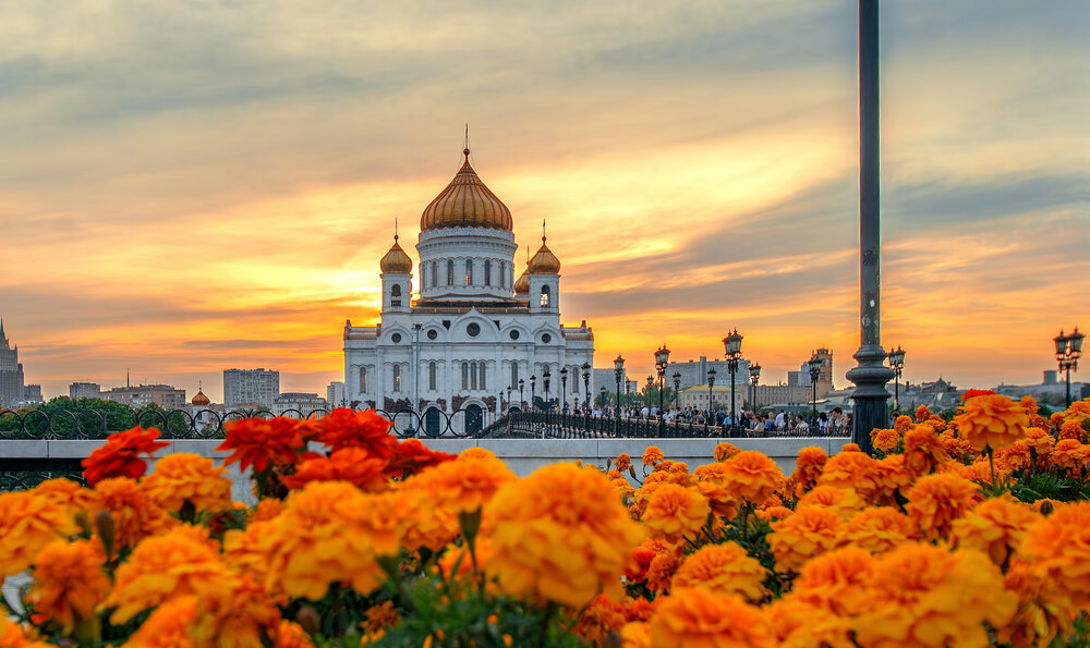 Оранжевый закат на Патриаршем мосту