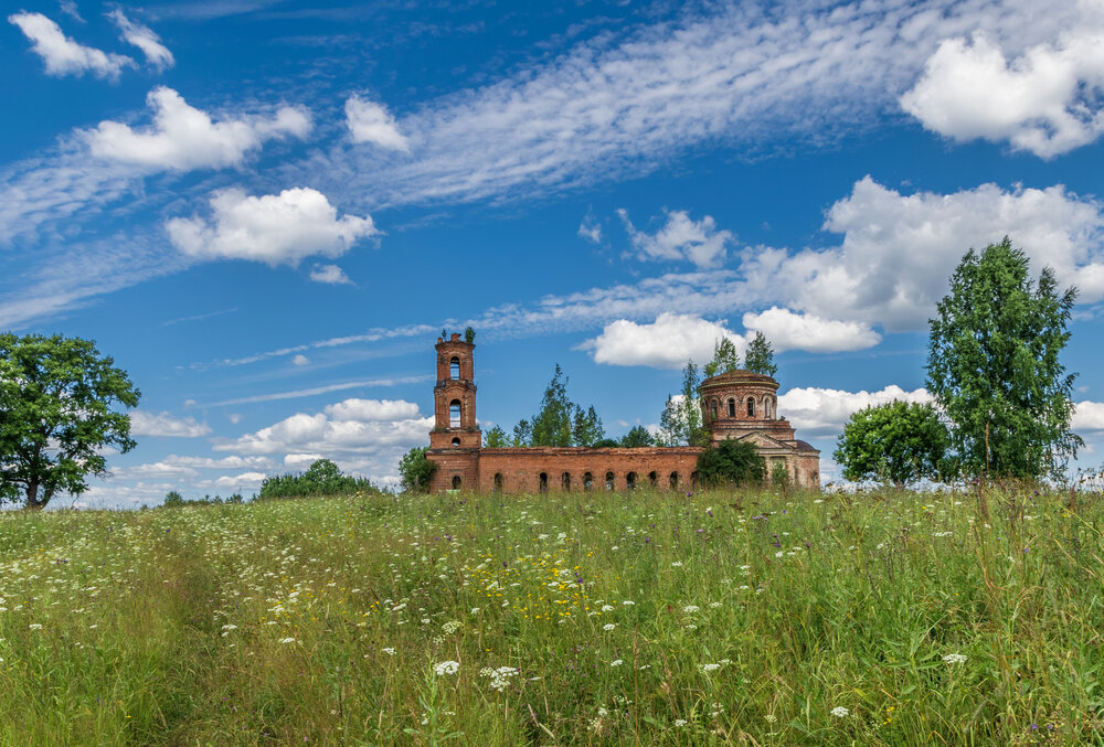 Руины Ильинской церкви