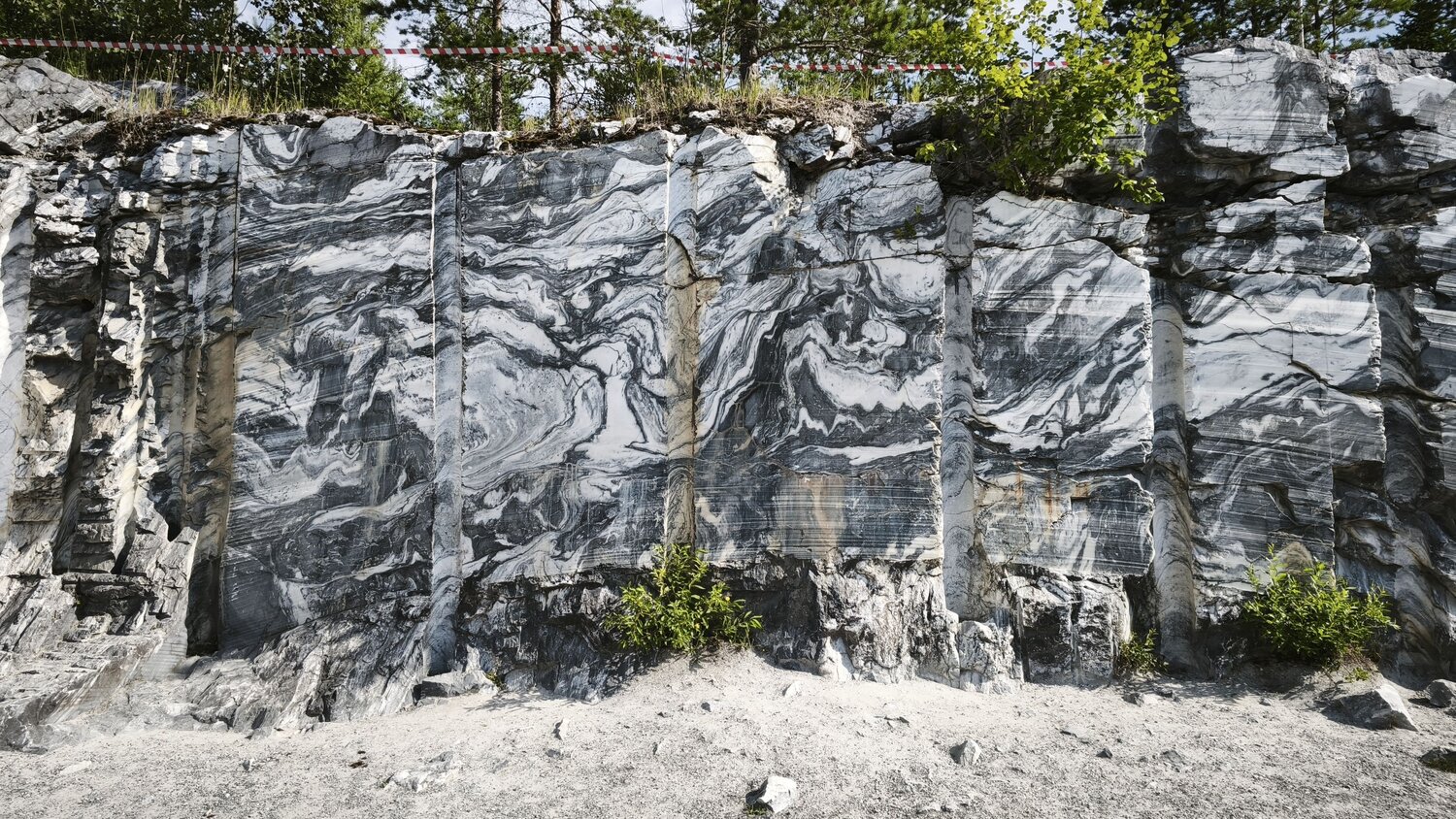 Мраморная стена (Marble wall)