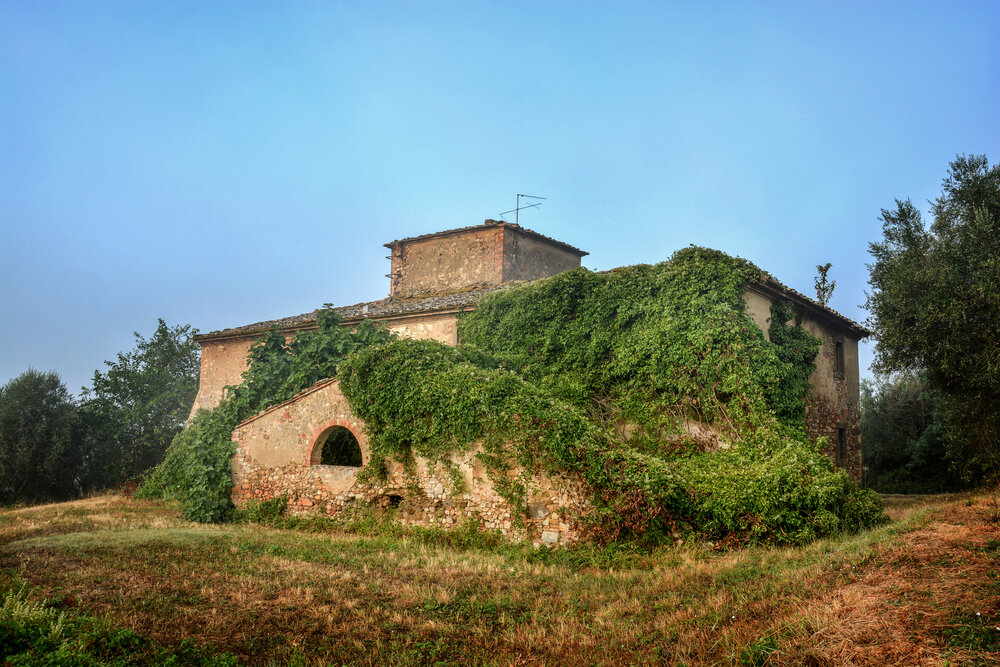 Casolare abbandonato nelle colline Toscane