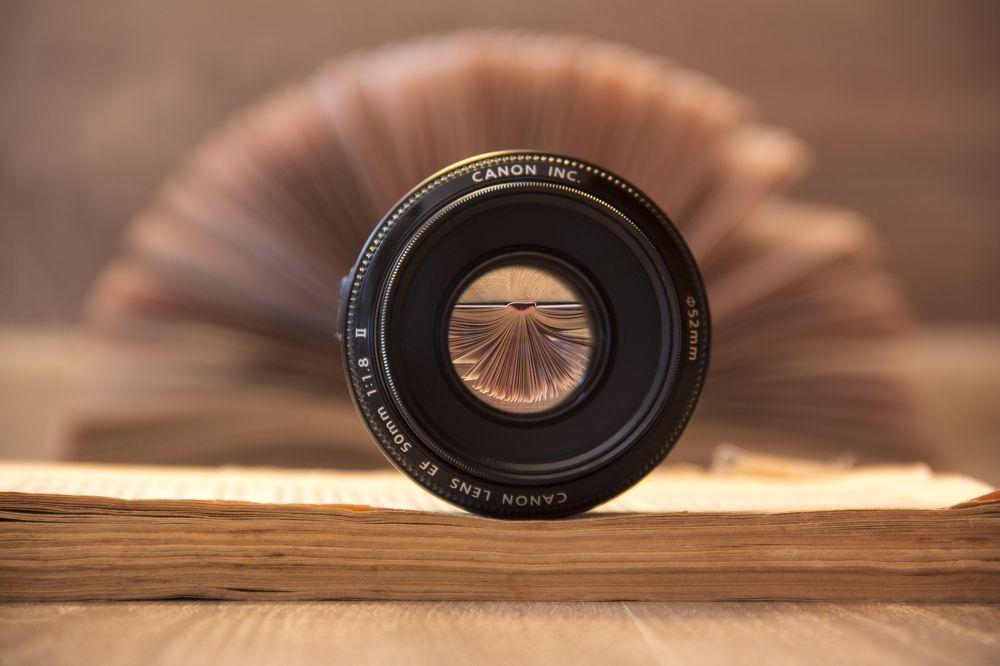 книга в объективе