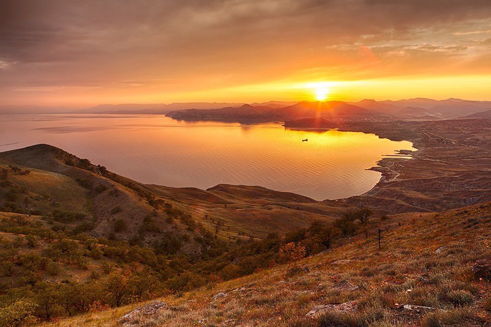 Закат на мысе Меганом