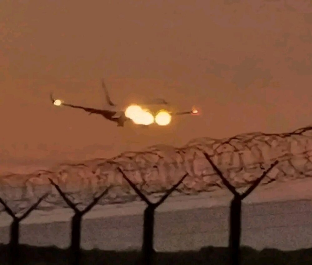 Landing aircraft