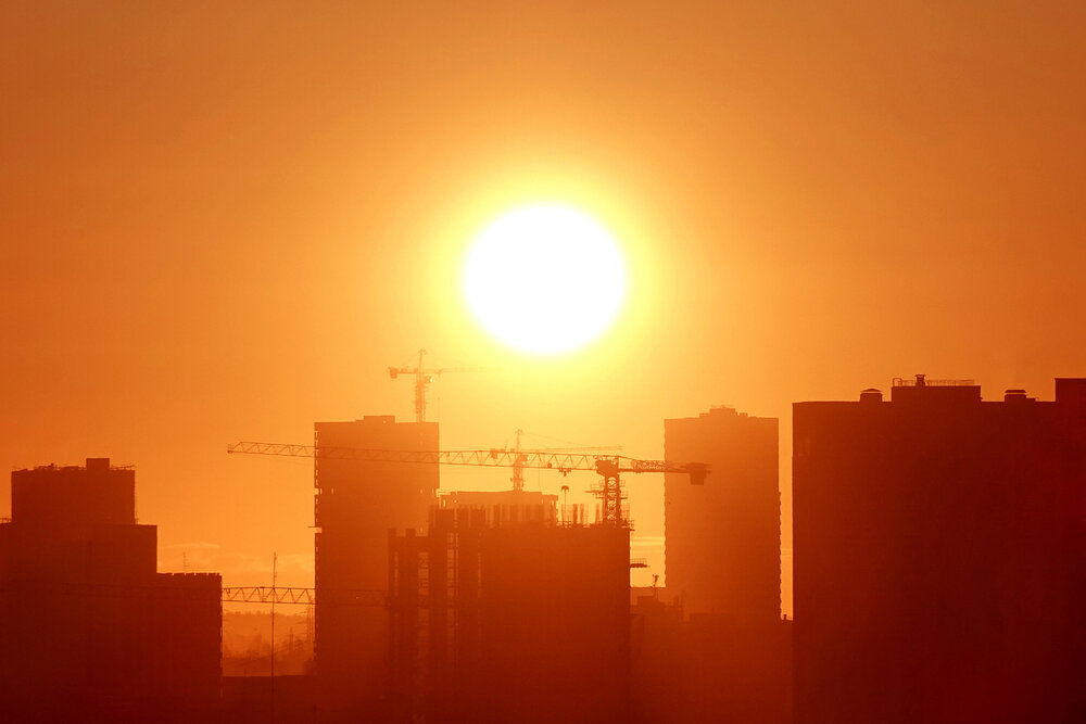 УТРЕННИЕ  СИЛУЭТЫ  ГОРОДА…