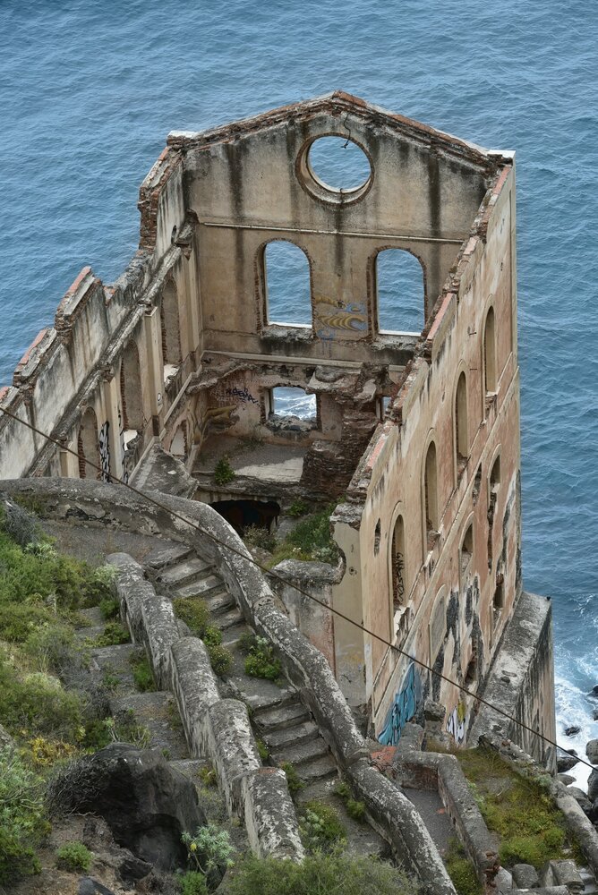 Photograph by Enrico Cimador