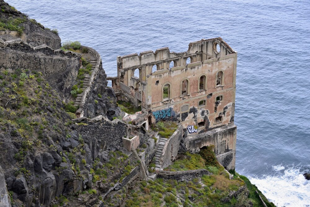Photograph by Enrico Cimador