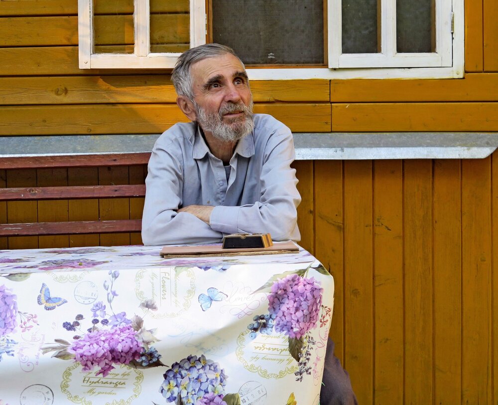 Пожилые люди
