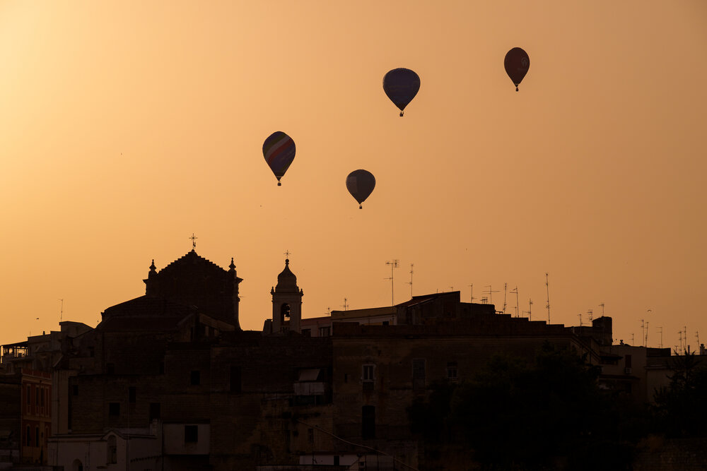 Balloon silhouette