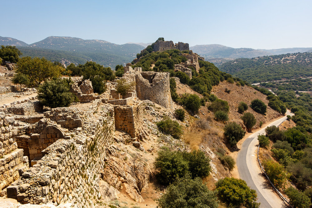 The Fortress Above the Valley / Крепость над долиной