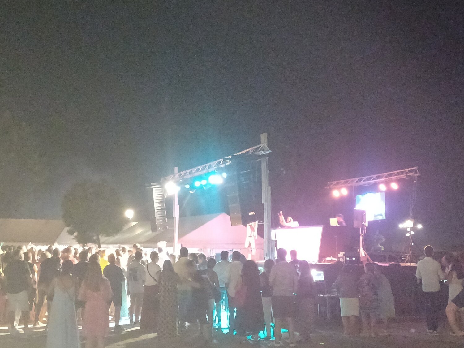 Photo #14051029