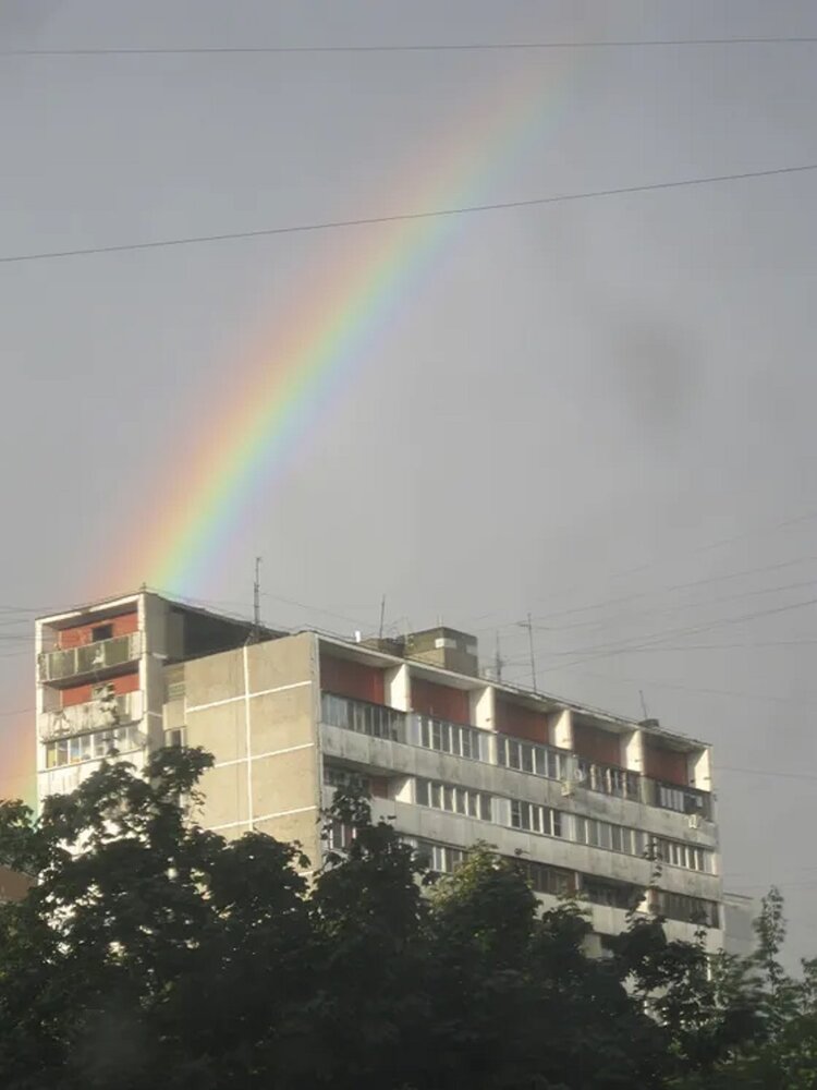 А в небе радуга