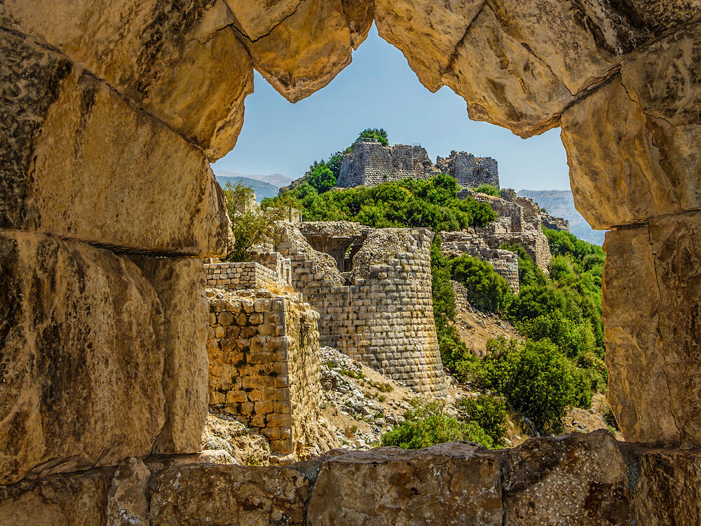 Through the Ruins / Сквозь руины