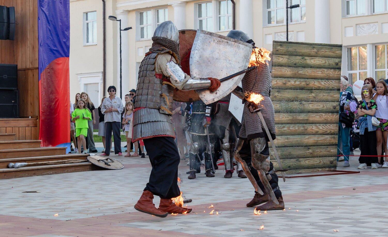 Photo #14067978
