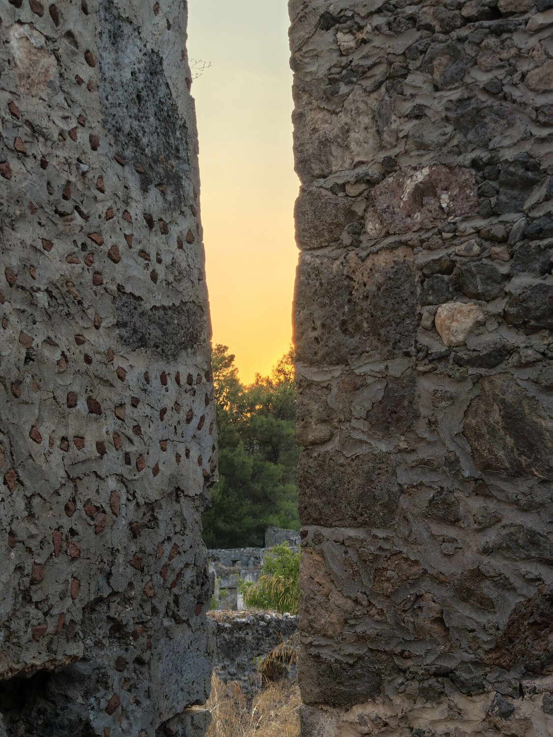 A rift into antiquity