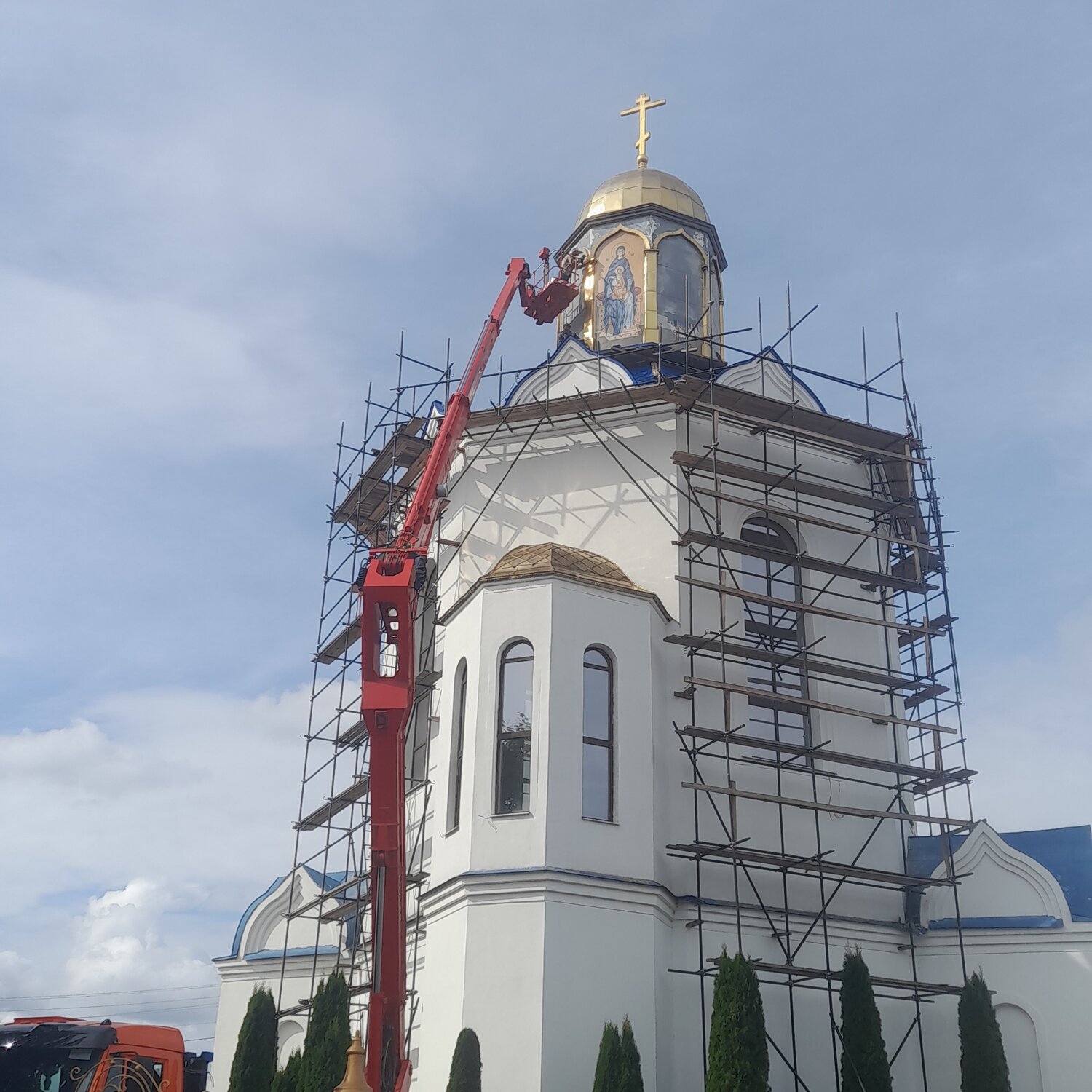 Рядом  с православной красотой  на высоте