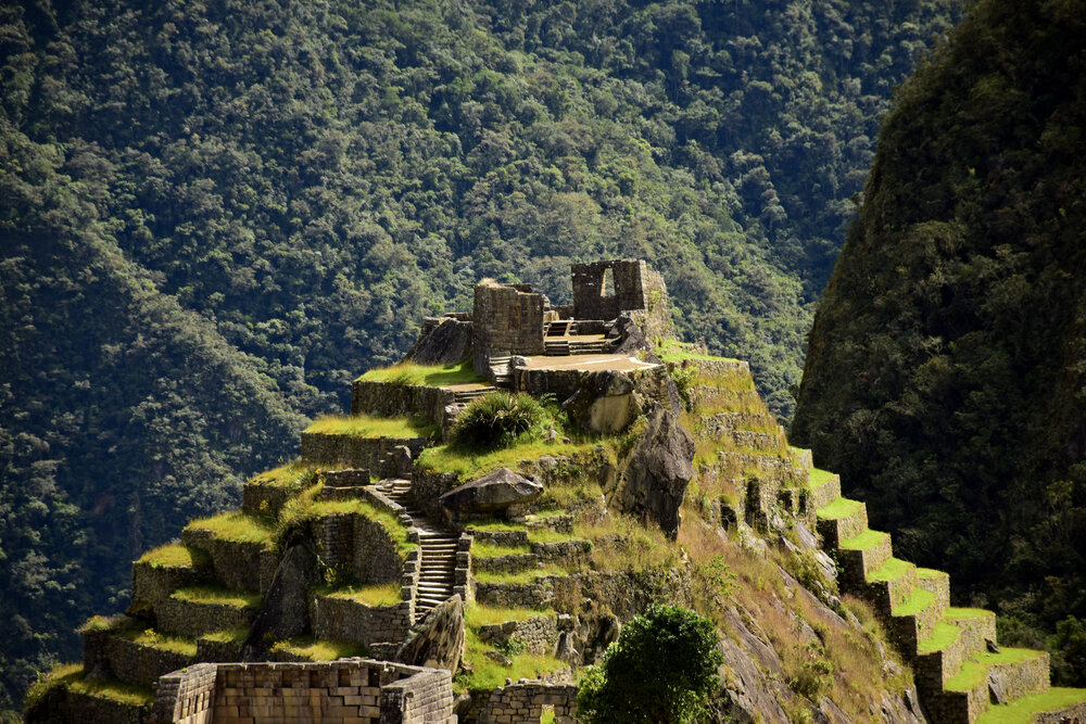 Edificio en las montañas