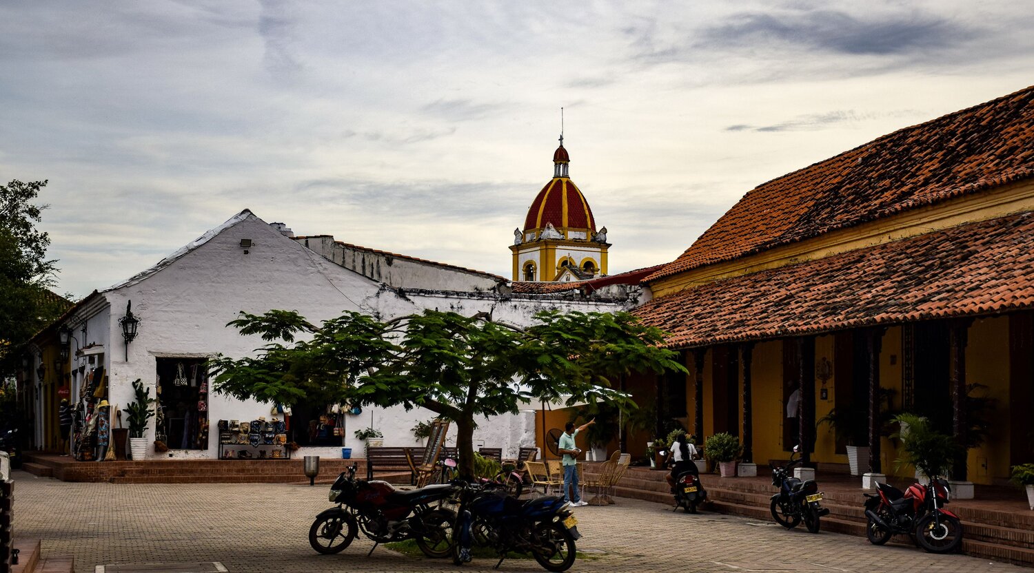 Cúpula tras los tejados