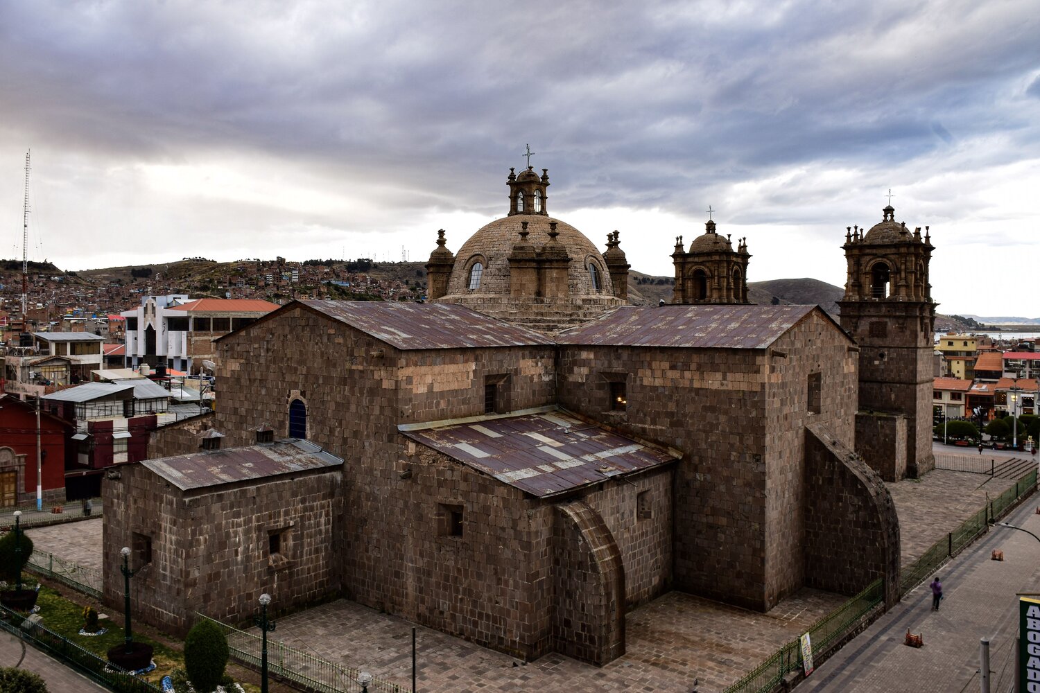 Espalda de la Basílica Catedral de San Carlos Borromeo