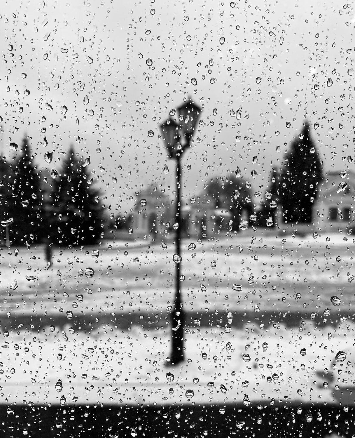 Дождь. Улица. Фонарь.