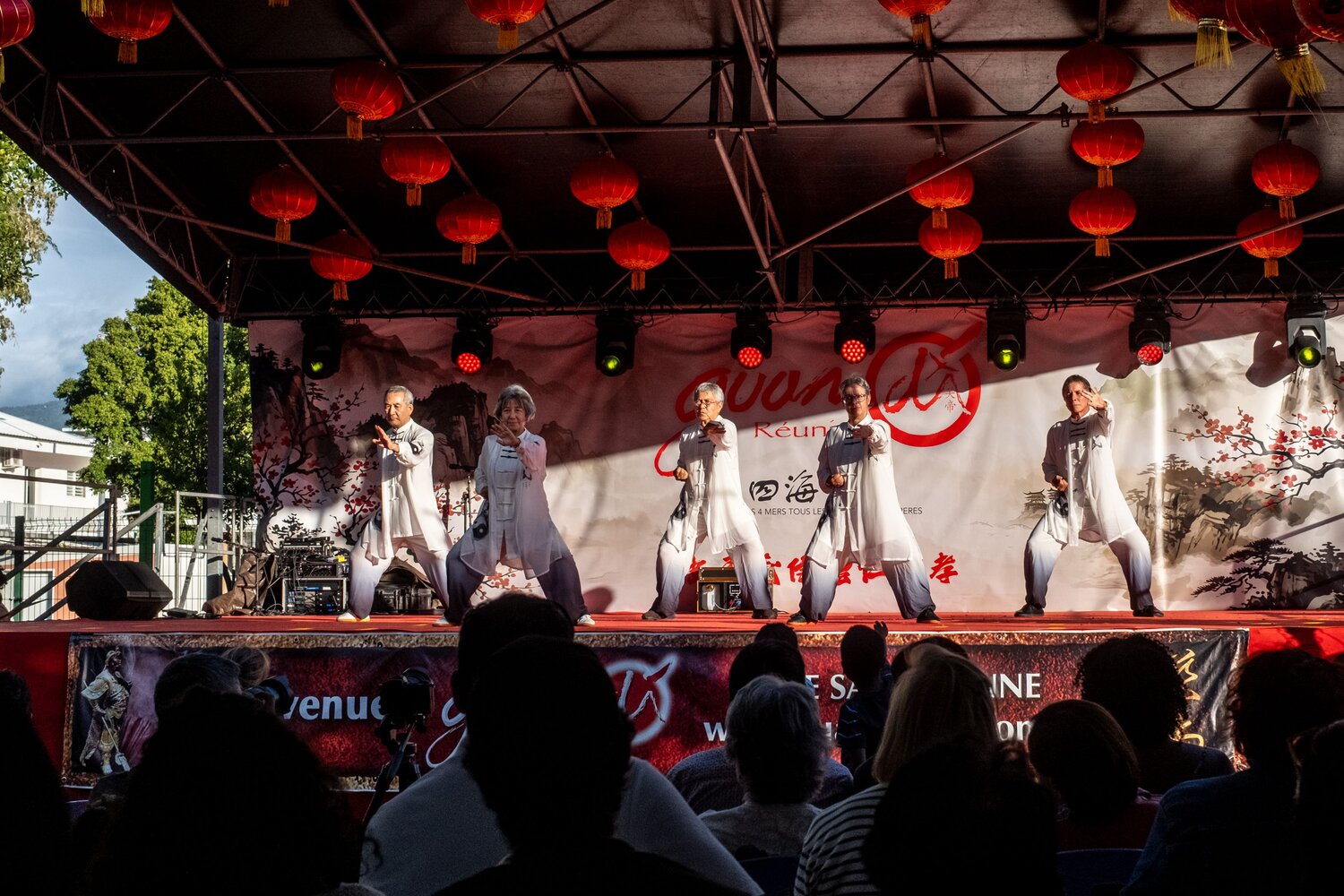 Photo #14090143