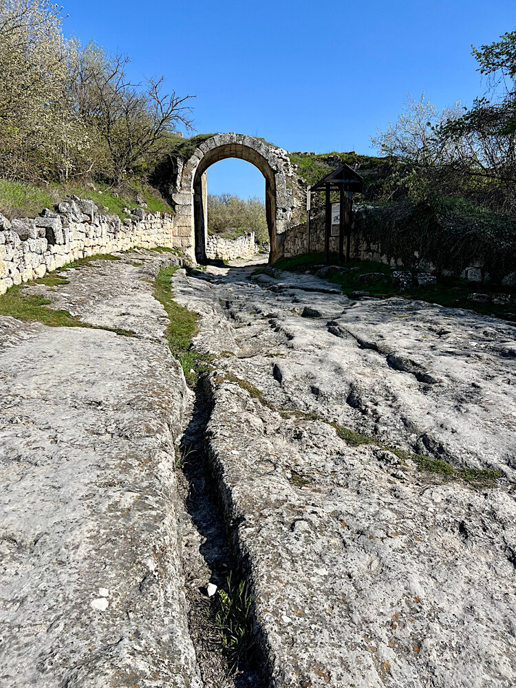 Каменная колея истории / The Stone Rut of History