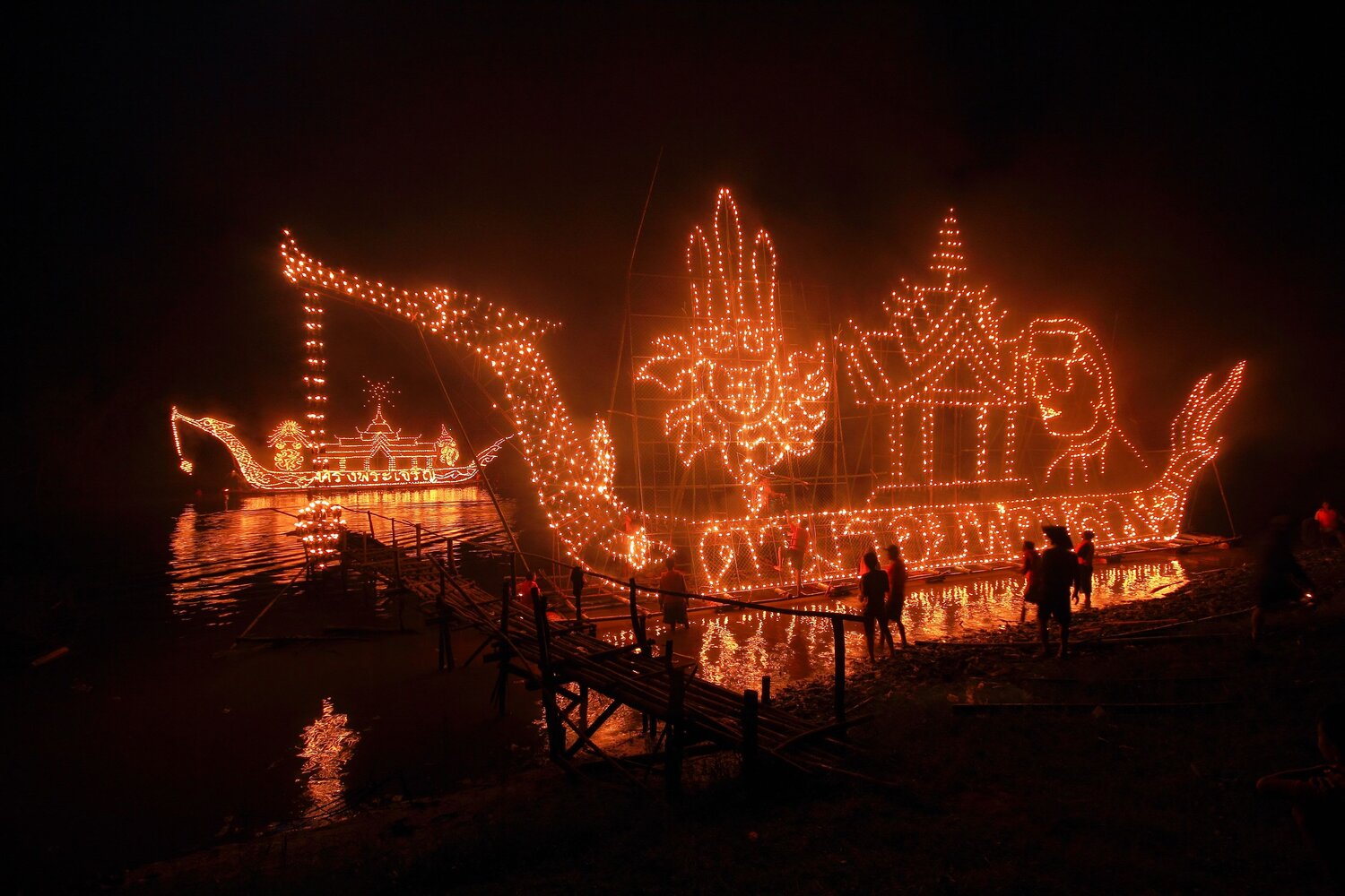 The Illuminated Boat of Tao Ngoi