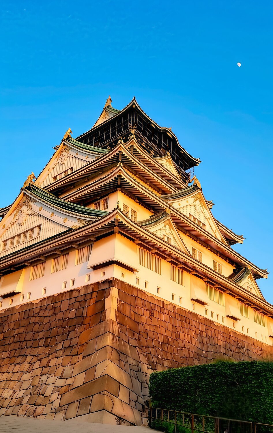 Golden Castle, Blue Heaven