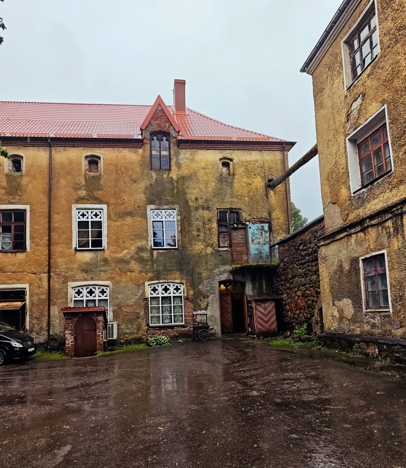 Дождливый день в старинном городе