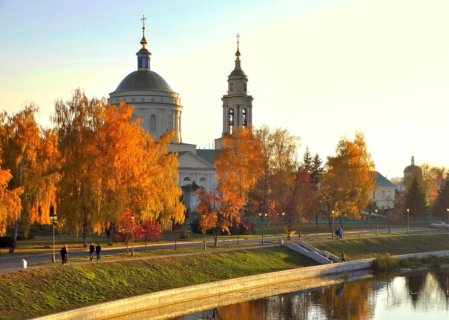 Вечер в осеннем городе