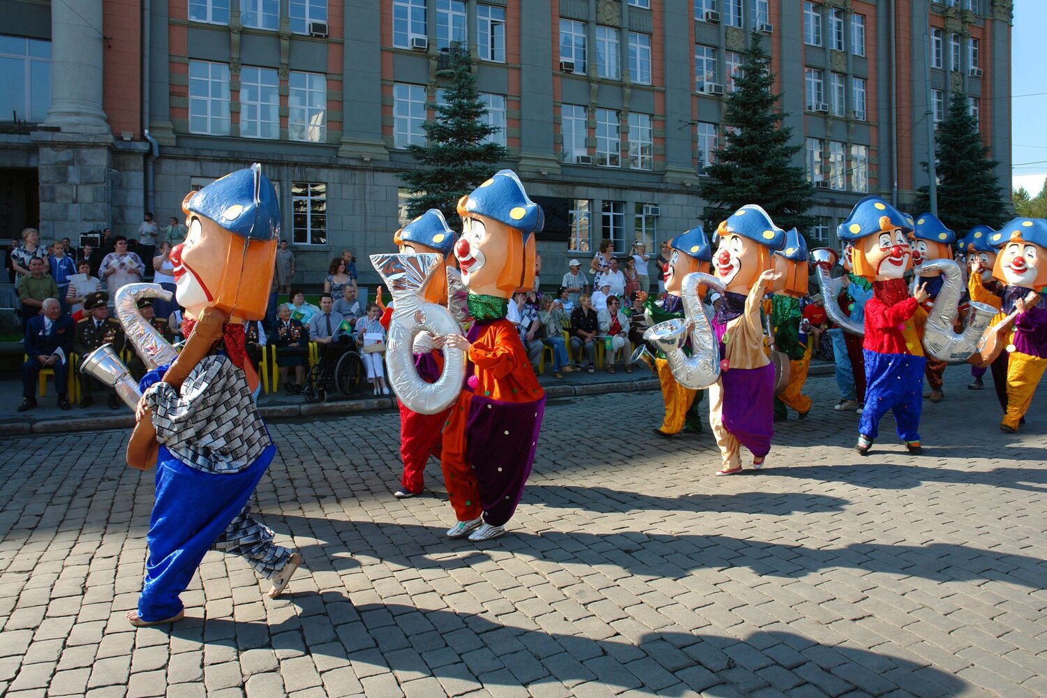 ПОТЕШНЫЙ  ОРКЕСТР…