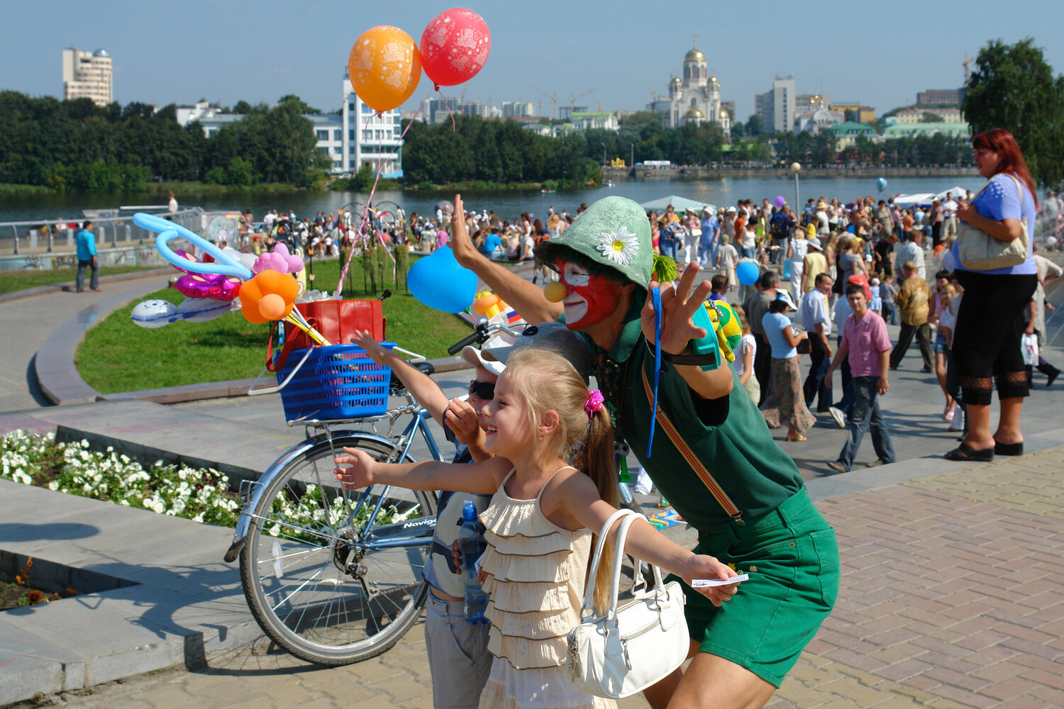 ВЕСЕЛЬЕ  С  КЛОУНОМ…