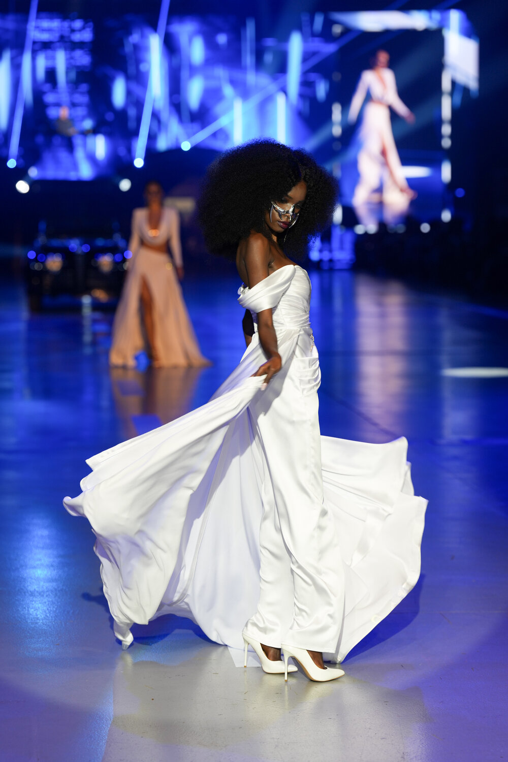 Photo #14178042