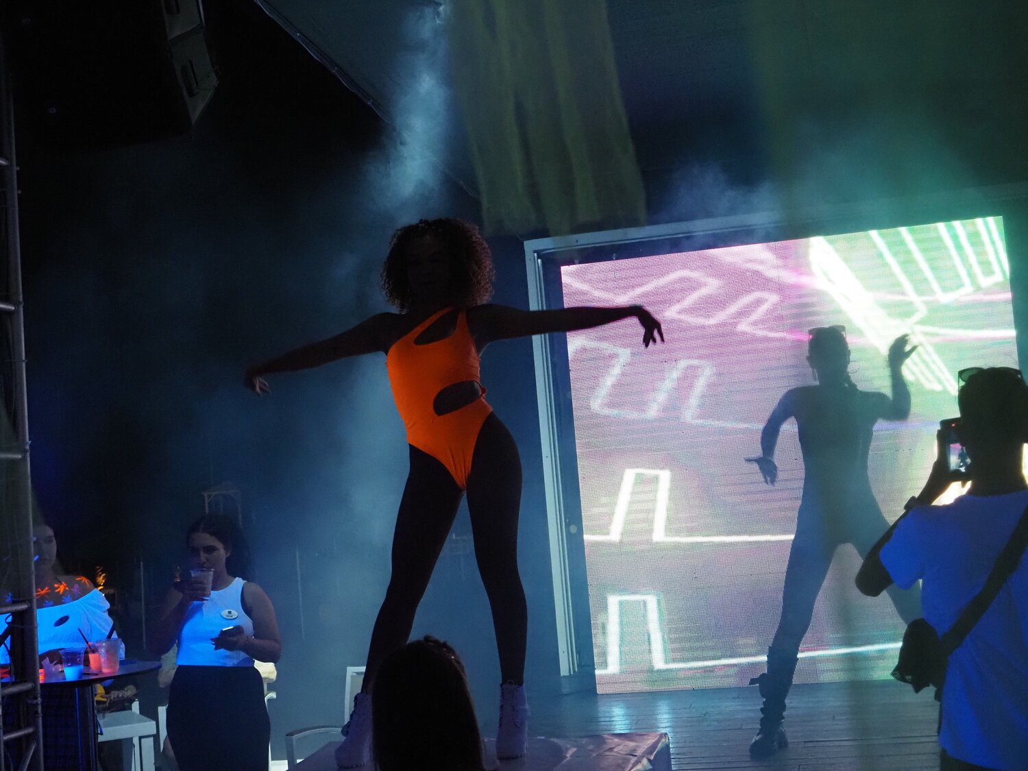 Photo #14182926