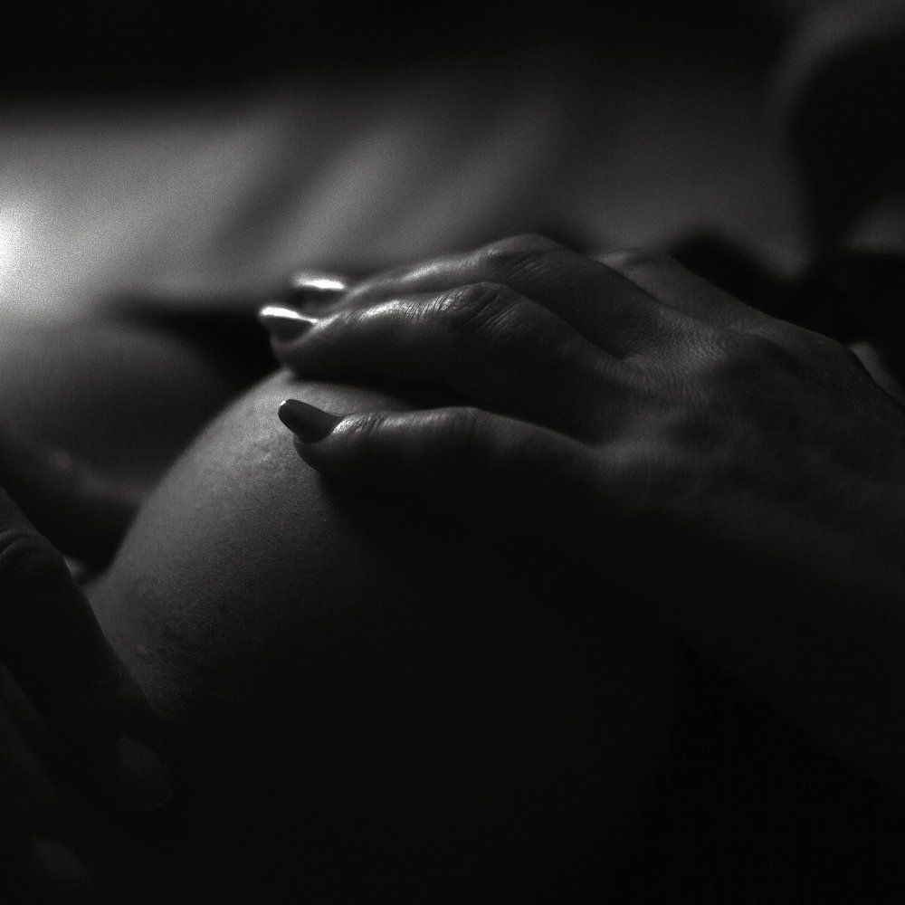 ...застенчиво....