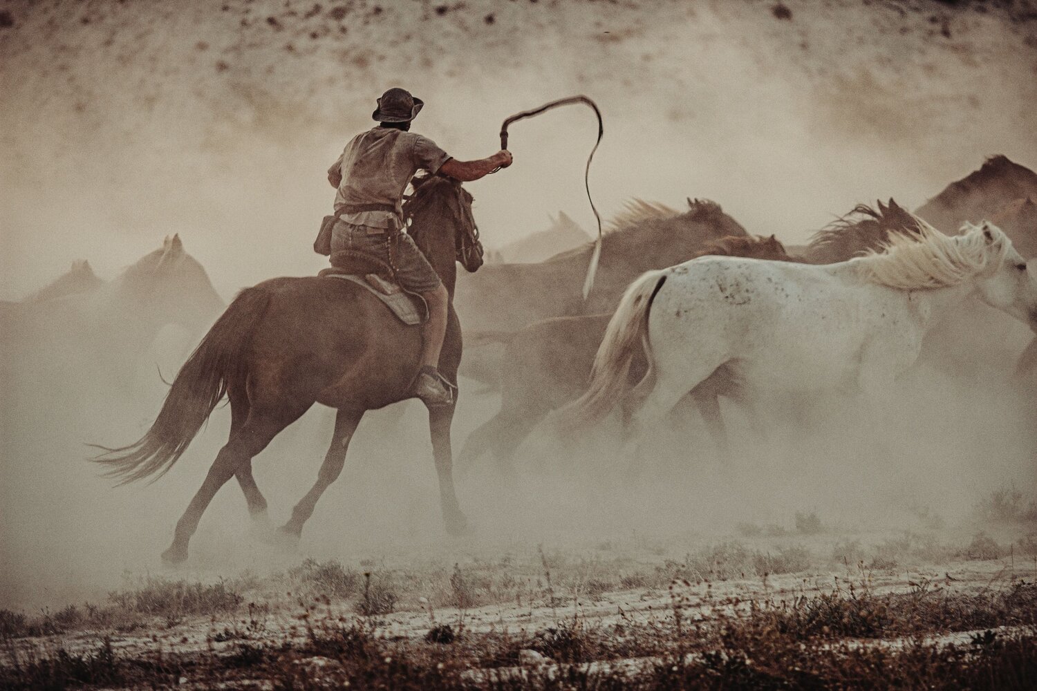 Пока земля дышит пылью(While The Land Breathes Dust)