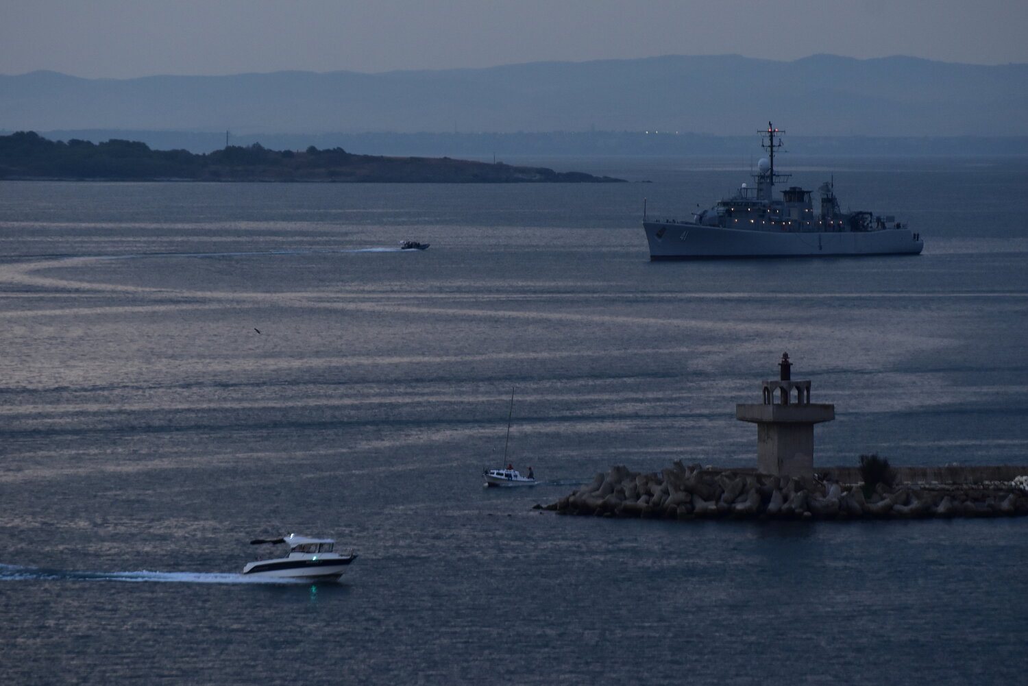 Photo #14202128